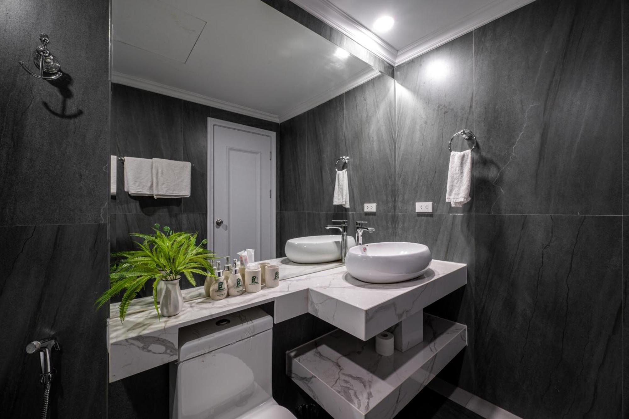 Luxe Paradise Suites Xuan Dieu Hanoi Exterior foto