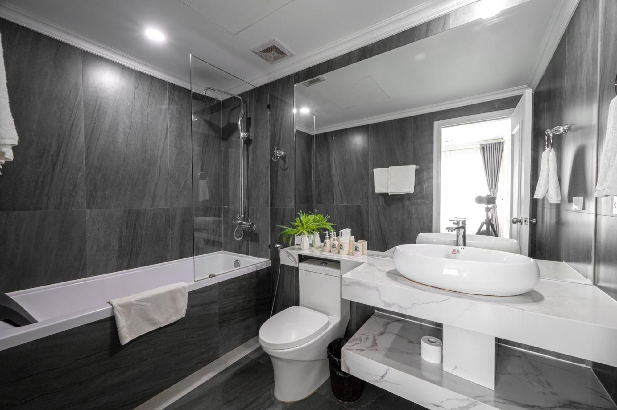 Luxe Paradise Suites Xuan Dieu Hanoi Exterior foto